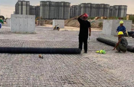蛟河土工格栅铺设前地基要怎么处理？